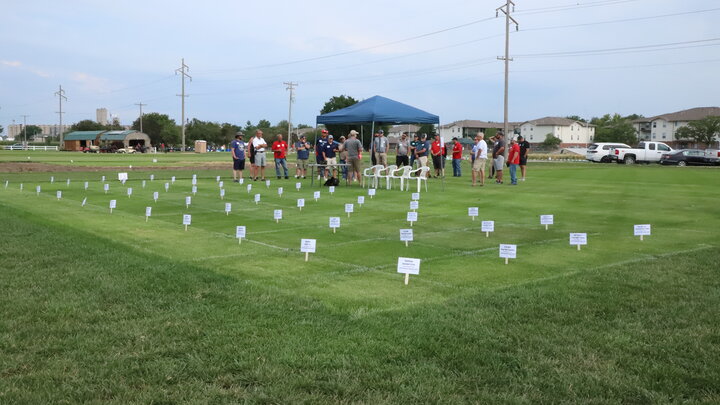Kyle Broderick, Plant and Pest Diagnostic Extension Educator, speaking to field day attendees. 