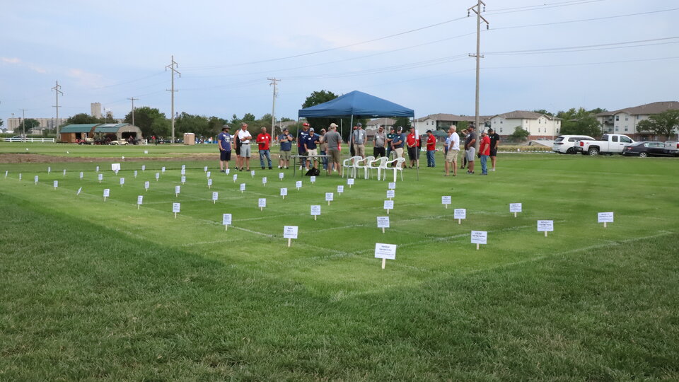 Kyle Broderick, Plant and Pest Diagnostic Extension Educator, speaking to field day attendees. 